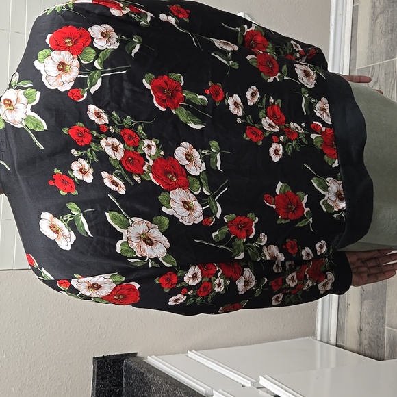 A rose colored jacket great for spring and summer - Picture 6 of 6